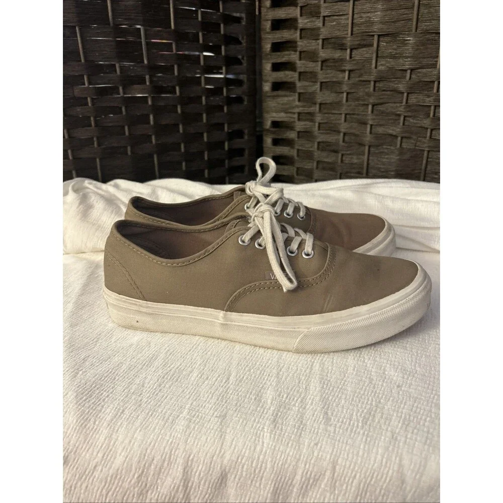 Van's Authentic Classic Tan Sneaker's Unisex Canvas Shoes Men's 6.5/Women's 8